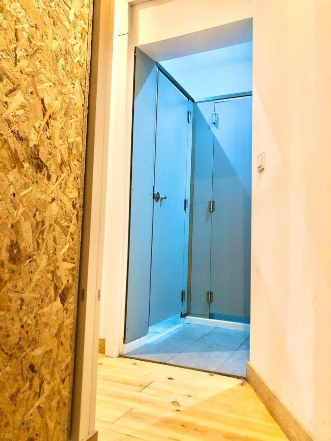 Now Bastidor Jovial Hostel Lissabon