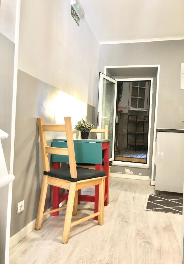 Now Bastidor Jovial Hostel Lissabon